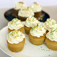 Cupcakes with vanilla buttercream - gold shimmer available