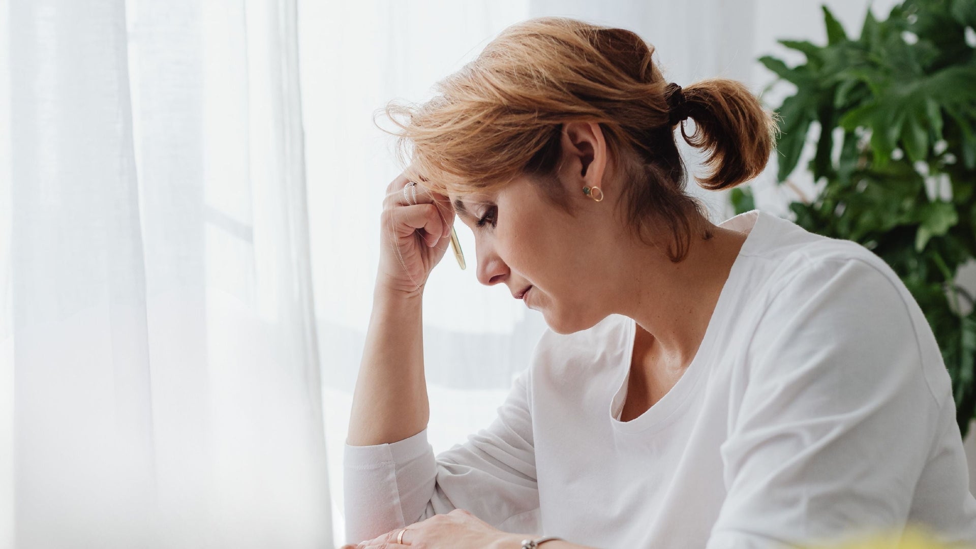 Is your Hair Menopausal? Peri-menopause, hair thinning and cycles – the true story.